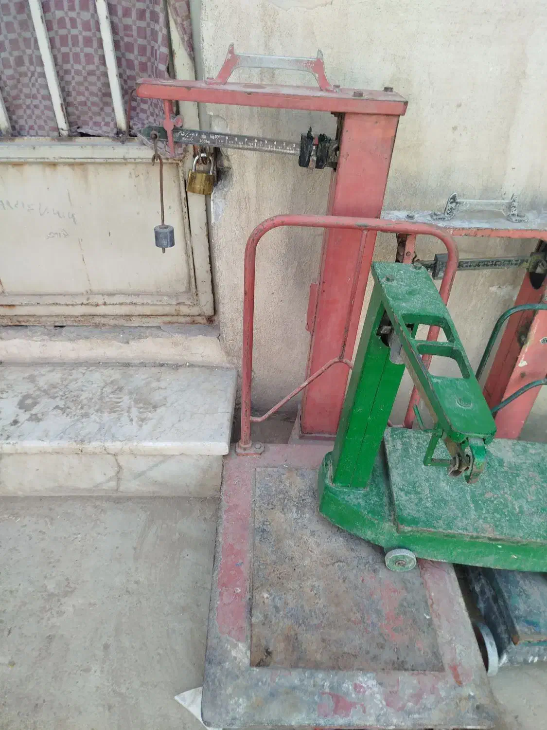 باسکول 100و200|ابزارآلات|اصفهان, ارغوانیه|دیوار