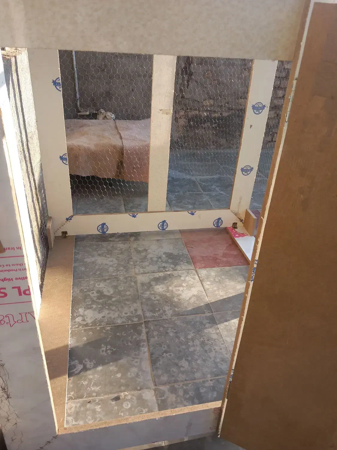 قفس|لوازم جانبی حیوانات|جغتای, |دیوار