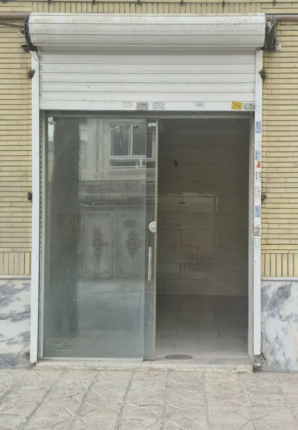 مغازه ۱۶متری|اجارهٔ مغازه و غرفه|مشهد, رضاشهر|دیوار