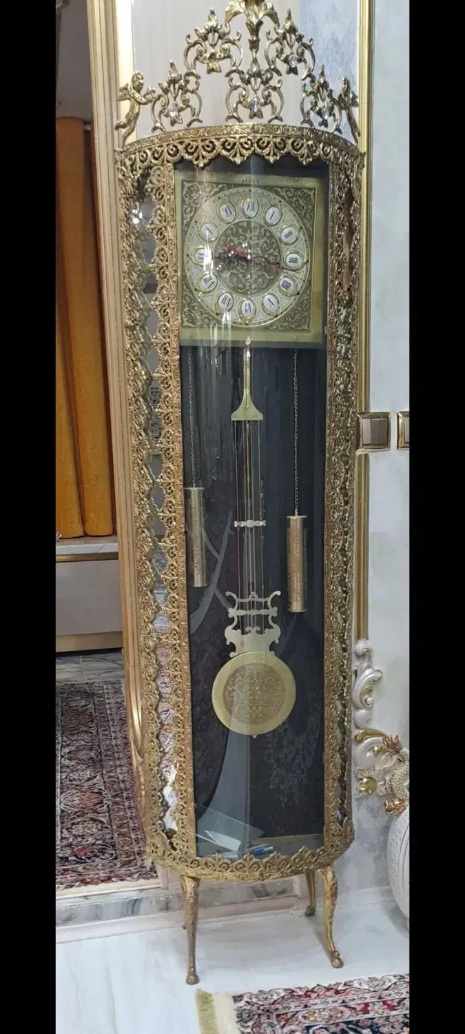 ساعت برنز وبوفه برنز بسیار سنگین وشیک|بوفه، ویترین، کنسول|خوی, |دیوار