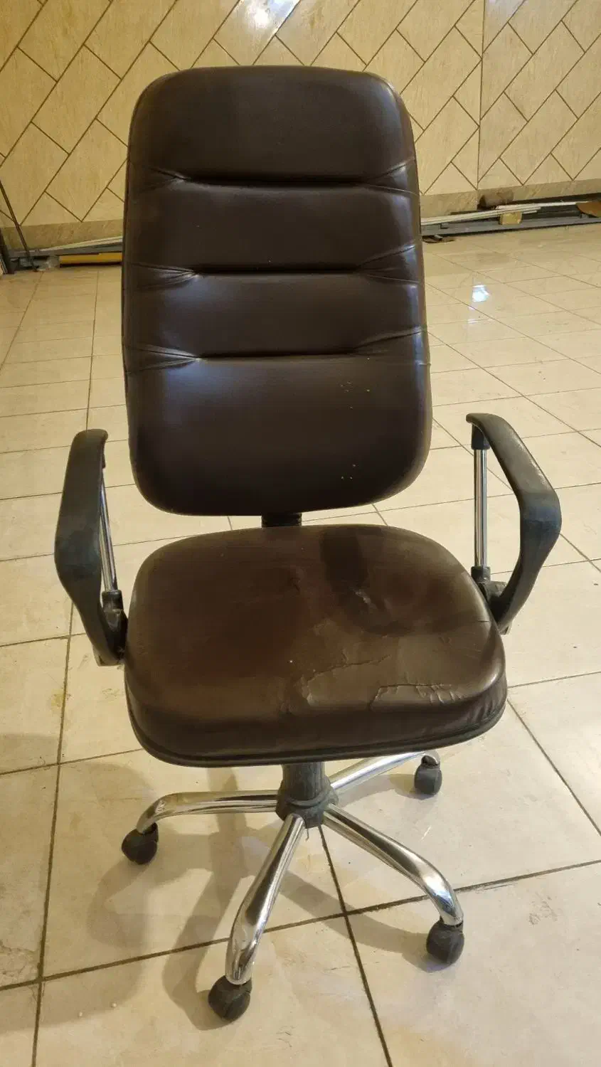 صندلی چرخان|صندلی و نیمکت|الوند, |دیوار