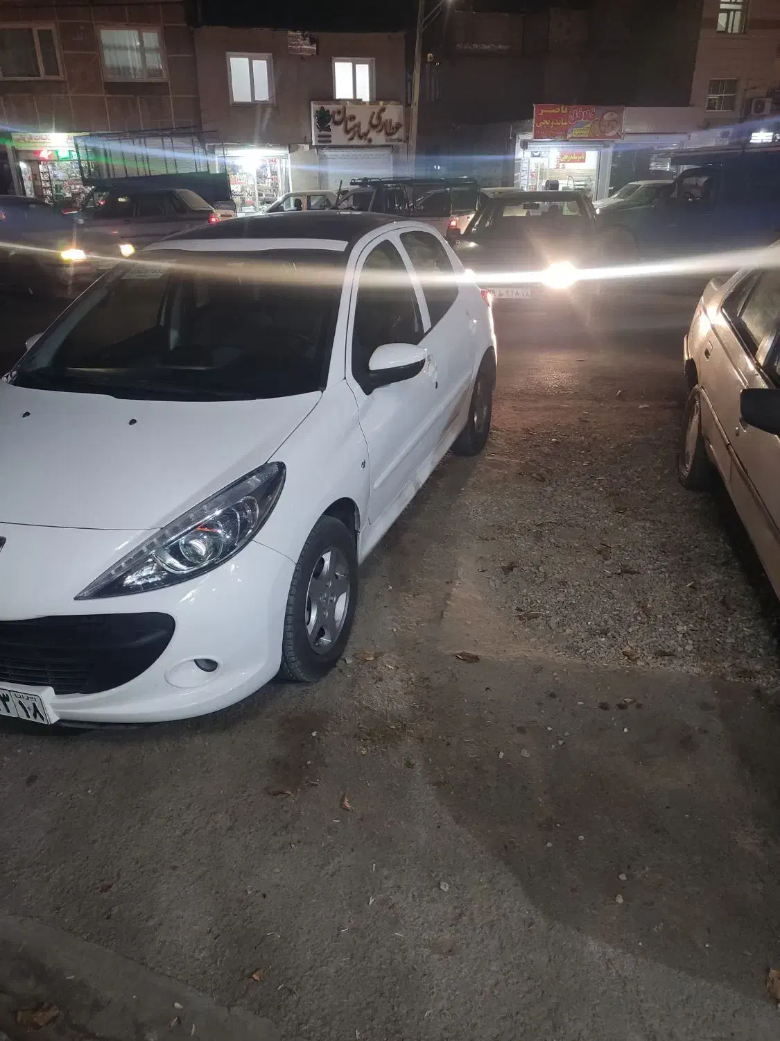 ۲۰۷ تیو فایو مدل ۴۰۳بیست تا کار|خودرو سواری و وانت|همدان, |دیوار