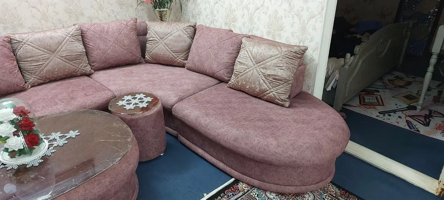 مبل ال ب همراه ۸ عدد کوسن و جلومبلی|مبلمان خانگی و میز عسلی|قرچک, مهدیه|دیوار