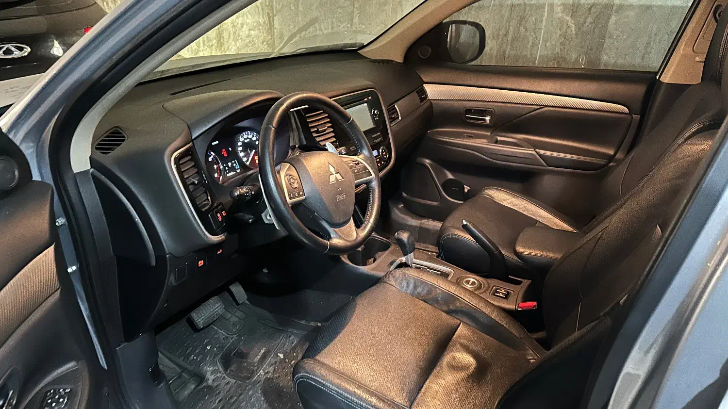 میتسوبیشی اوتلندر ۲۰۱۴|خودرو سواری و وانت|تهران, امام زاده قاسم (نیاوران)|دیوار