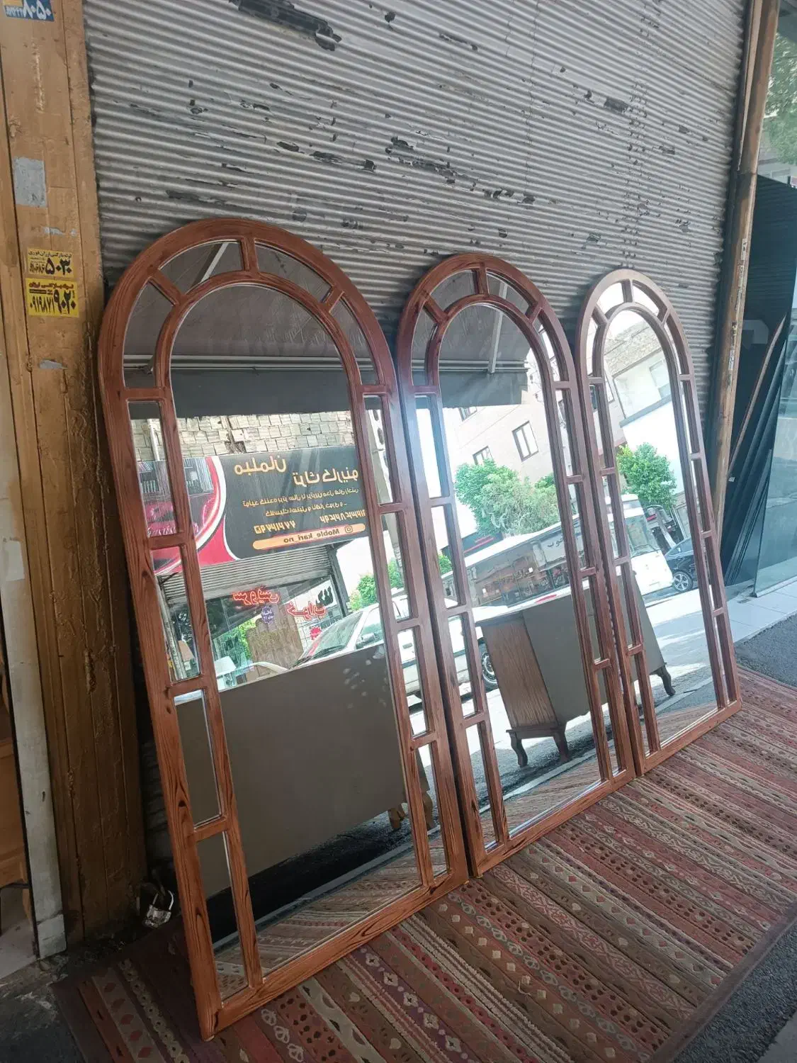 قاب آینه تک شاخ|آینه|تهران, شهرک ولیعصر جنوبی|دیوار