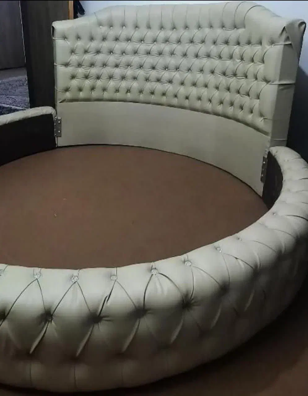 تخت دونفر تمیز گرد|تخت و سرویس خواب|فولادشهر, A4|دیوار