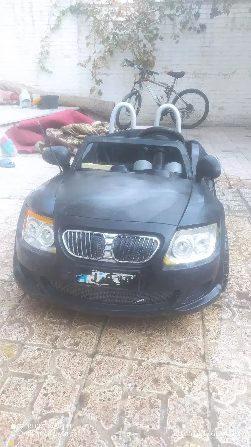 ماشین شارژی درحدنو دونفره و دوموتوره مفت|اسباب‌بازی بچه|مشهد, هنرور|دیوار