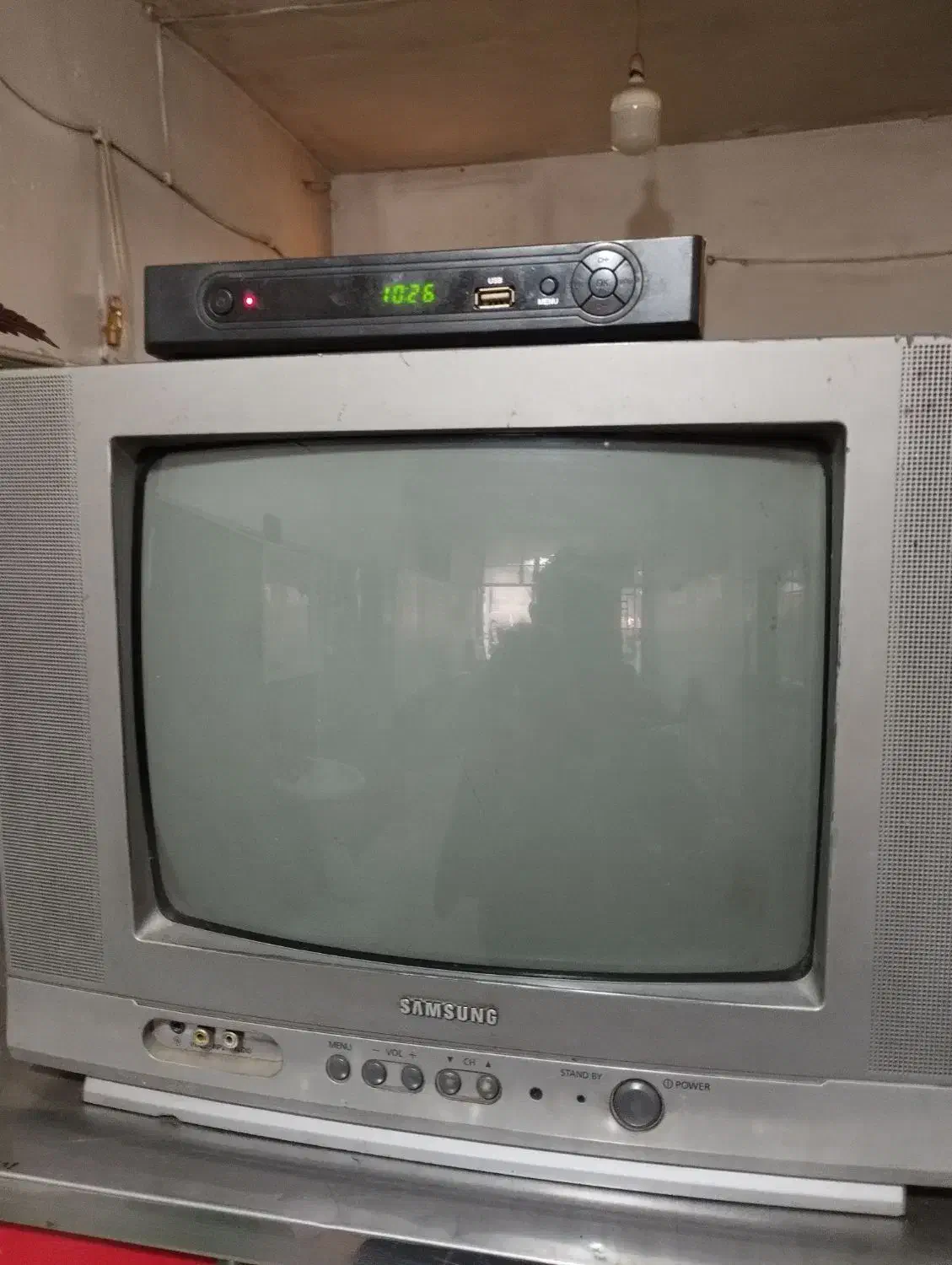 تلویزیون۱۴اینچ ودیجیتال|تلویزیون و پروژکتور|اسدآباد, |دیوار