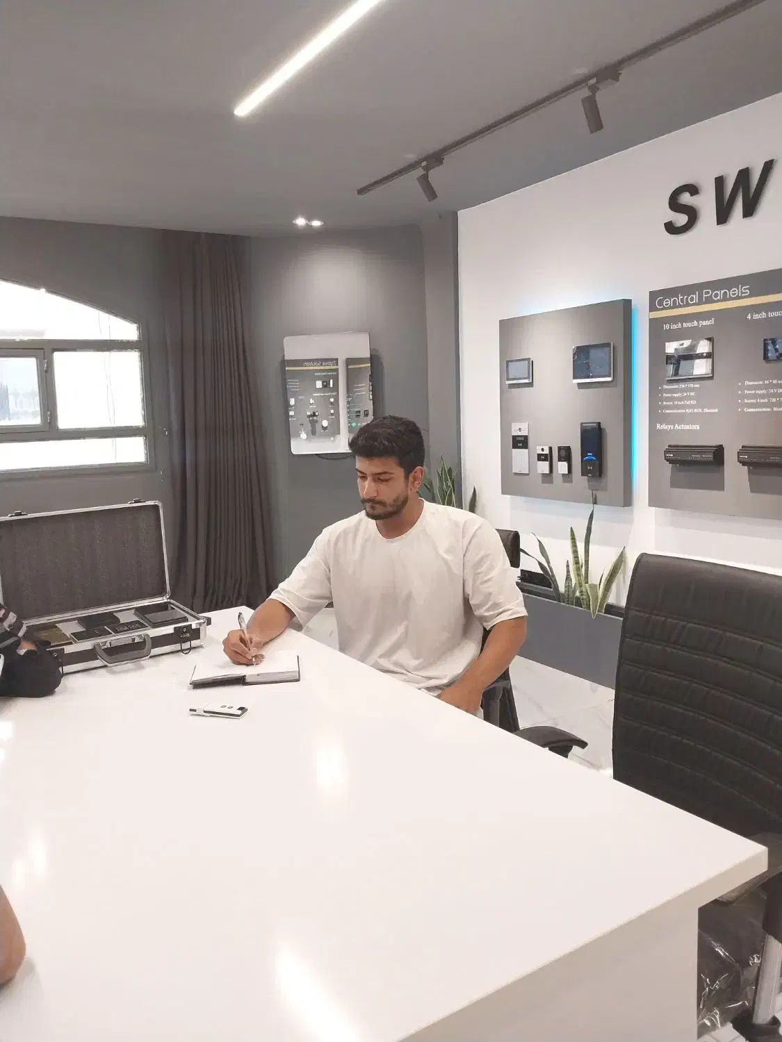 نصب.عیب یابی.تعمیر دوبین مدار بسته و دزدگیر|خدمات پیشه و مهارت|شیراز, شهرک پرواز|دیوار