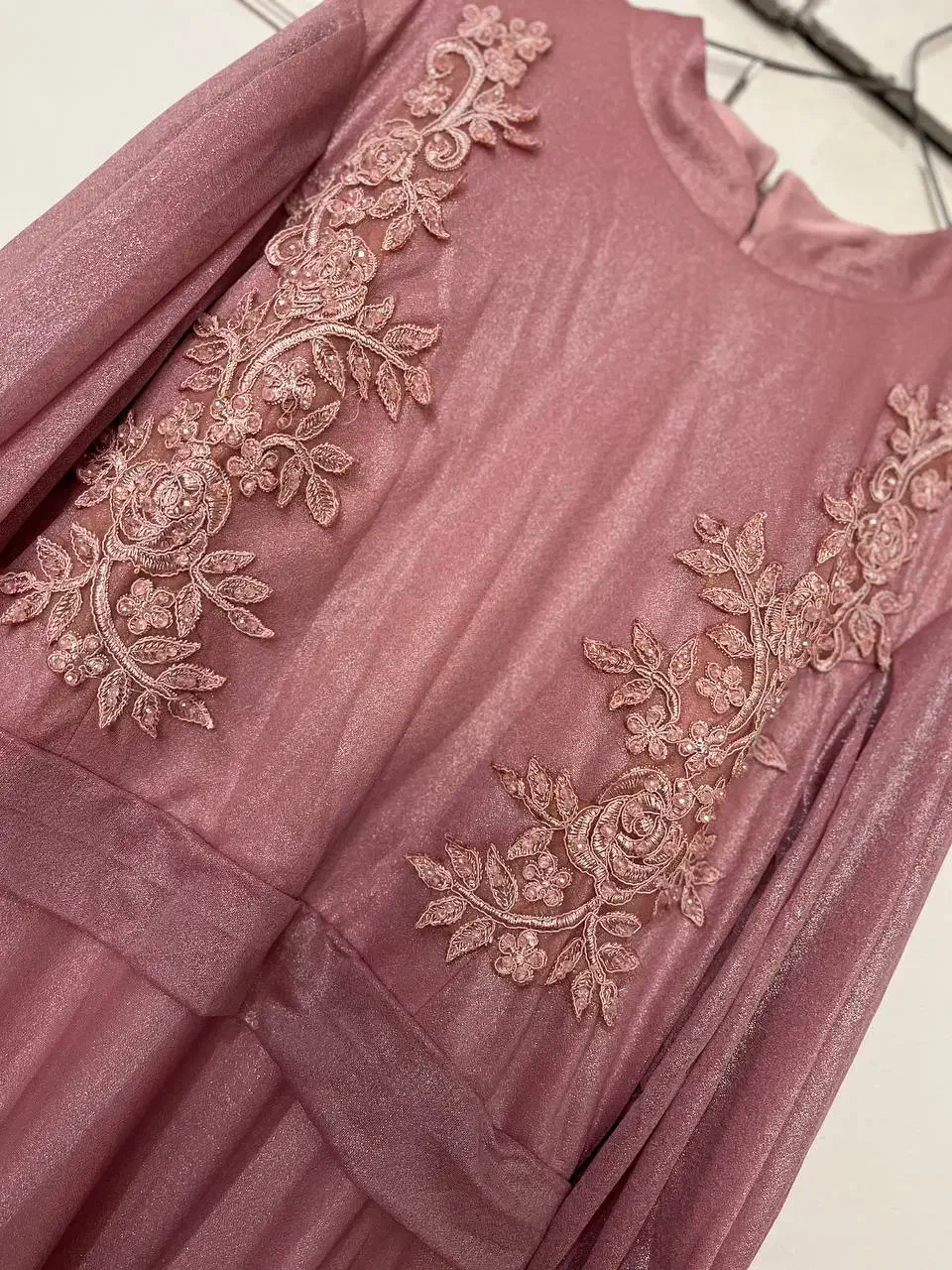 پیراهن مجلسی|لباس|اندیشه, اندیشه فاز ۴|دیوار