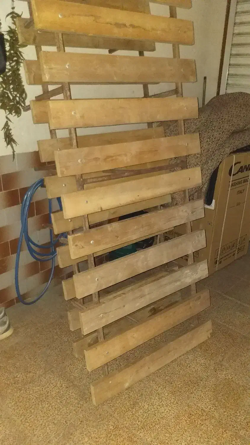 تخته دو نفری چوبی و فلزی|تخت و سرویس خواب|اردبیل, |دیوار