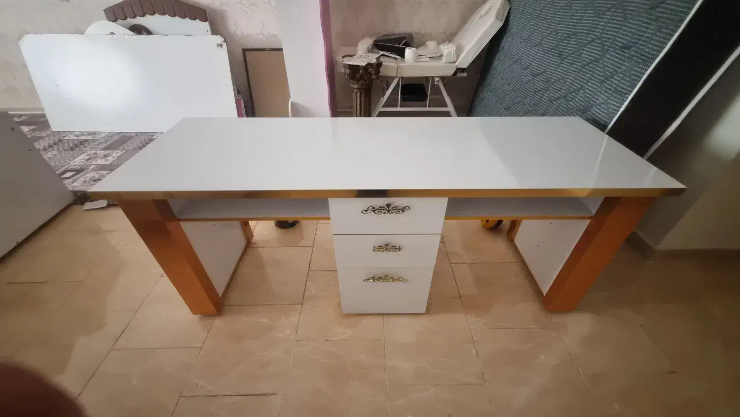 میز مانیکور و میز تحریر|مبلمان اداری|تبریز, |دیوار