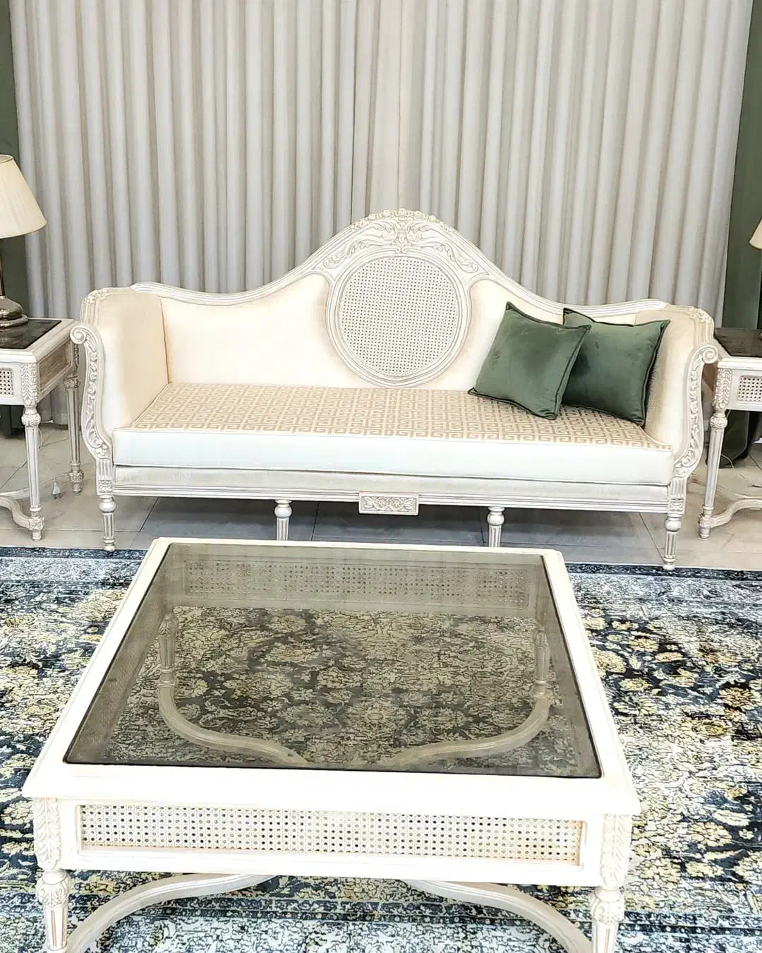 مبل کلاسیک کاجی کویین فرانسوی خاطره گلایول کد۸۴|مبلمان خانگی و میز عسلی|تهران, یافتآباد|دیوار