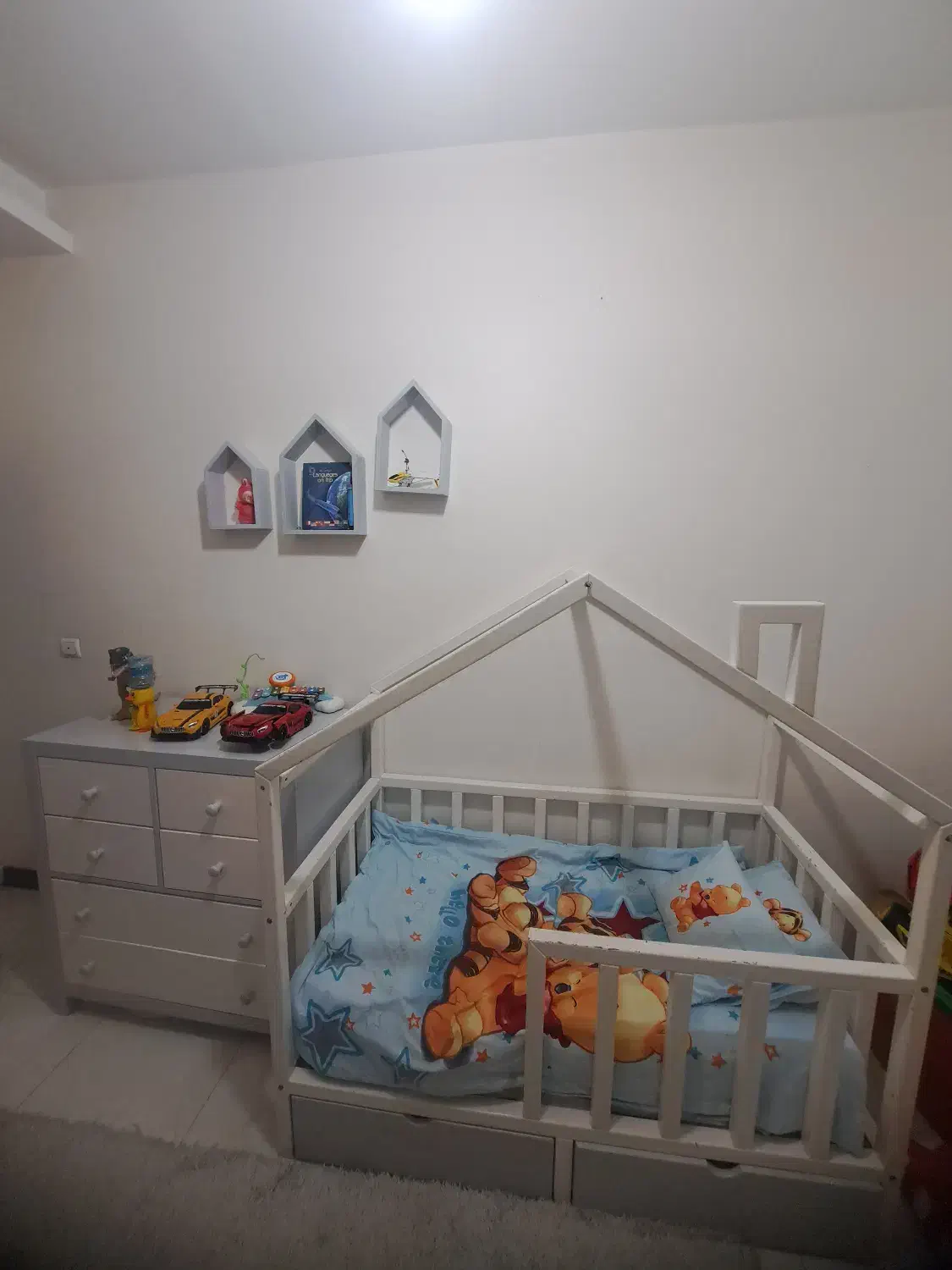 تخت و کمد مونته سوری|تخت و سرویس خواب|اندیشه, اندیشه فاز ۴|دیوار