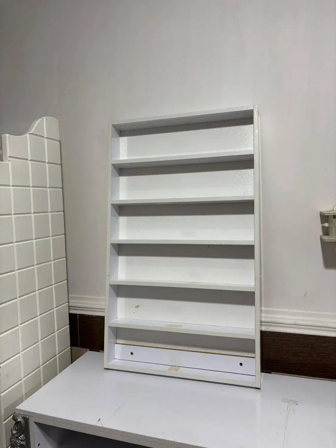 میز ناخن / استند لاک / صندلی شاه نشین اسپا/ ترولی|آرایشگاه و سالن‌های زیبایی|بندر ماهشهر, |دیوار