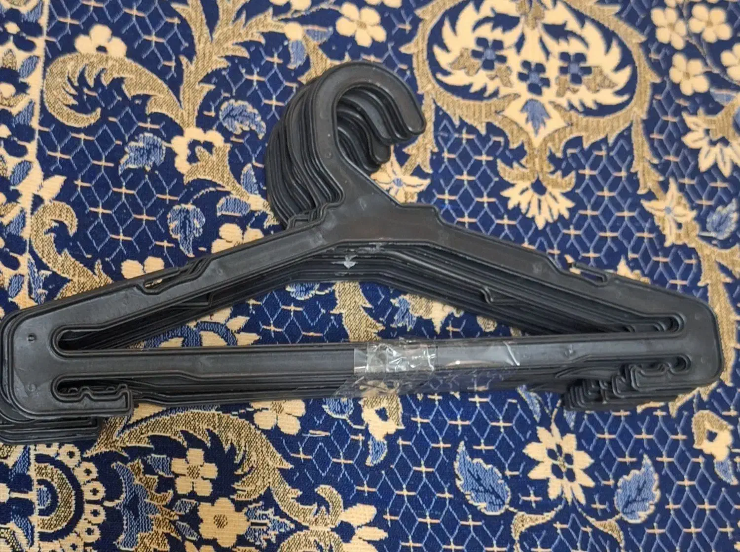 چوب لباسی|بندرخت و رخت‌آویز|قدس, شهر‌قدس|دیوار