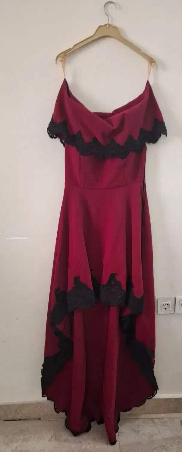 تعدادی لباس مجلسی کاملا سالم|لباس|اقبالیه, |دیوار