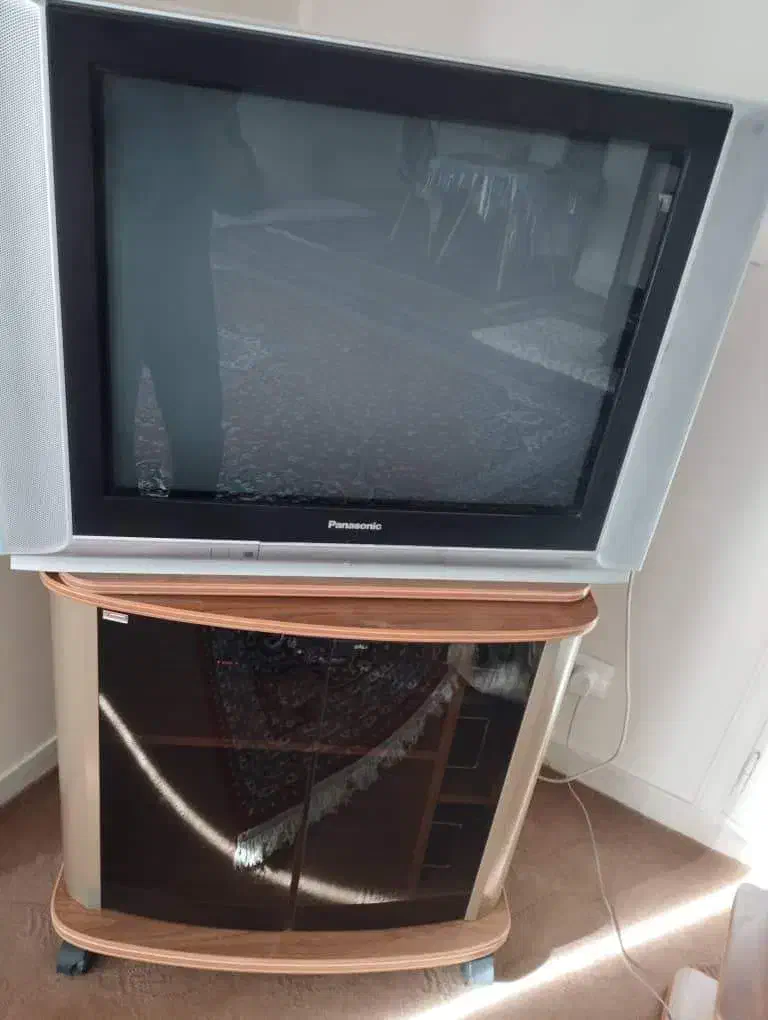 تلویزیون پاناسونیک ۲۹ اینچ سالم و تمیز|تلویزیون و پروژکتور|بروجن, |دیوار