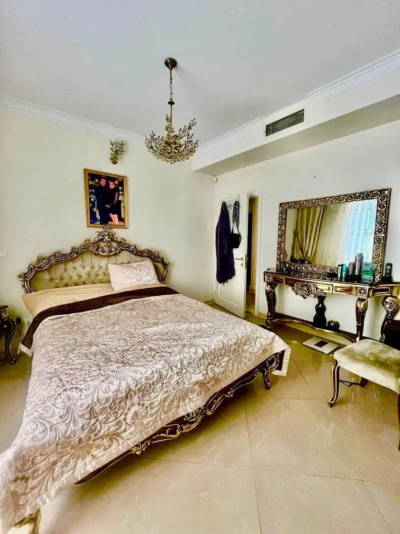 پاسداران/شهیدعراقی/ ۱۵۰متر/۳خواب/ سه برنور