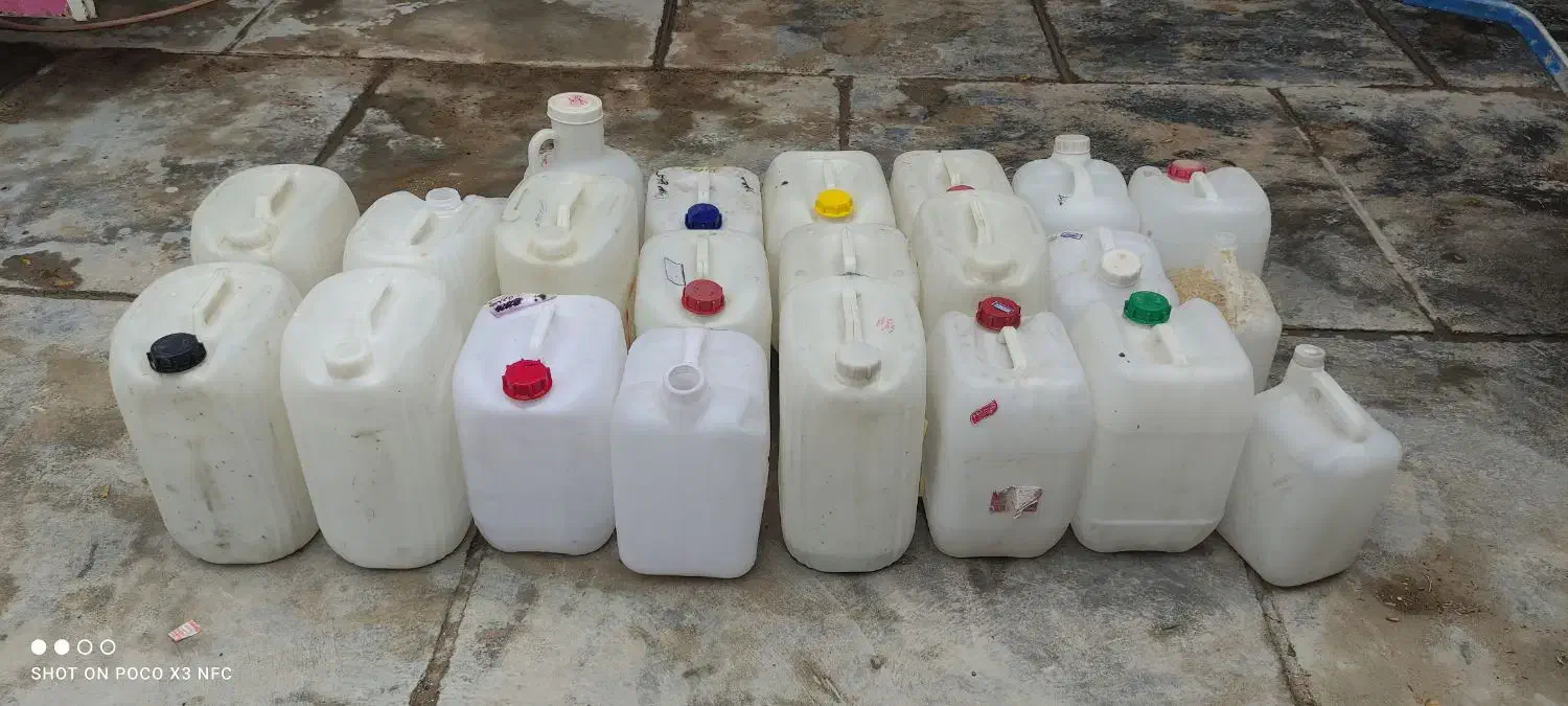 بطری دسته دوم|ظروف نگهدارنده، پلاستیکی، یک‌بارمصرف|چغادک, |دیوار