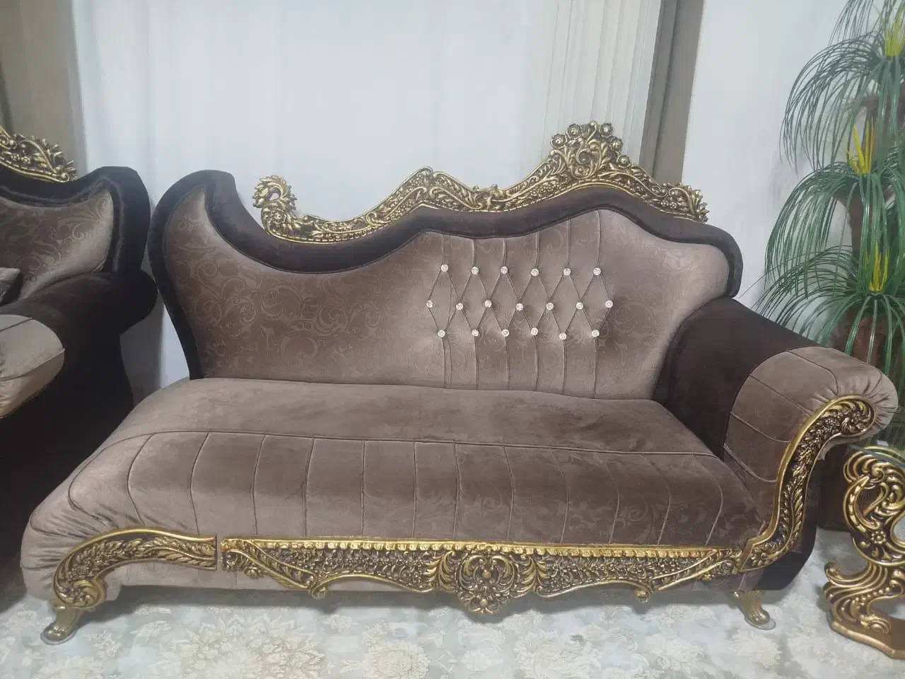 مبل دو نفره شیک و تمیز|مبلمان خانگی و میز عسلی|صدرا-فارس, فاز ۲|دیوار