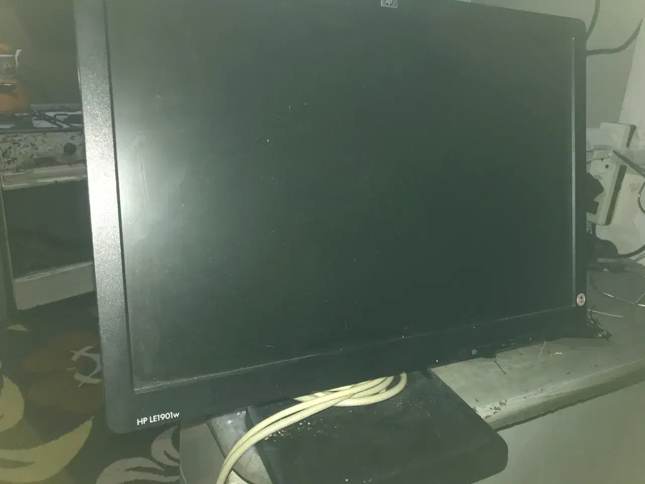 مانیتور۱۹ hp|قطعات و لوازم جانبی رایانه|سیاهکل, |دیوار