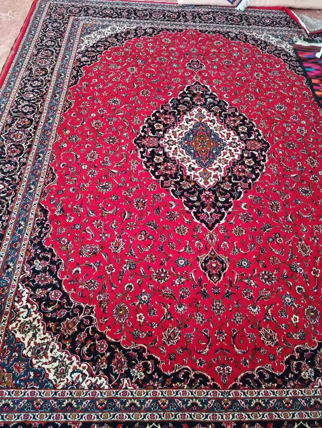 چهار عدد فرش دوازده متری|فرش|قنوات, |دیوار