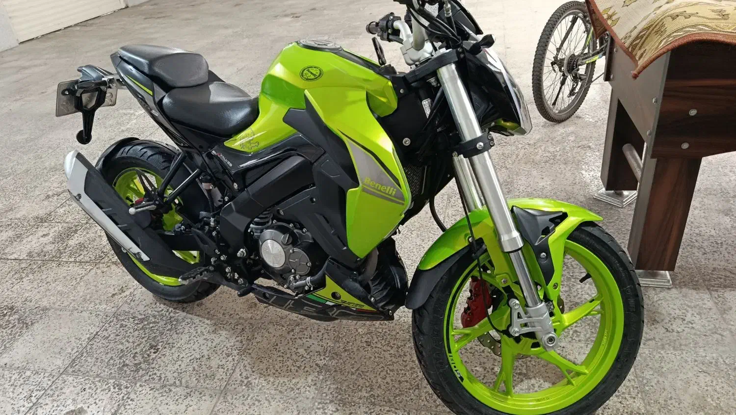 بنلی 180|موتورسیکلت|رشت, باهنر|دیوار