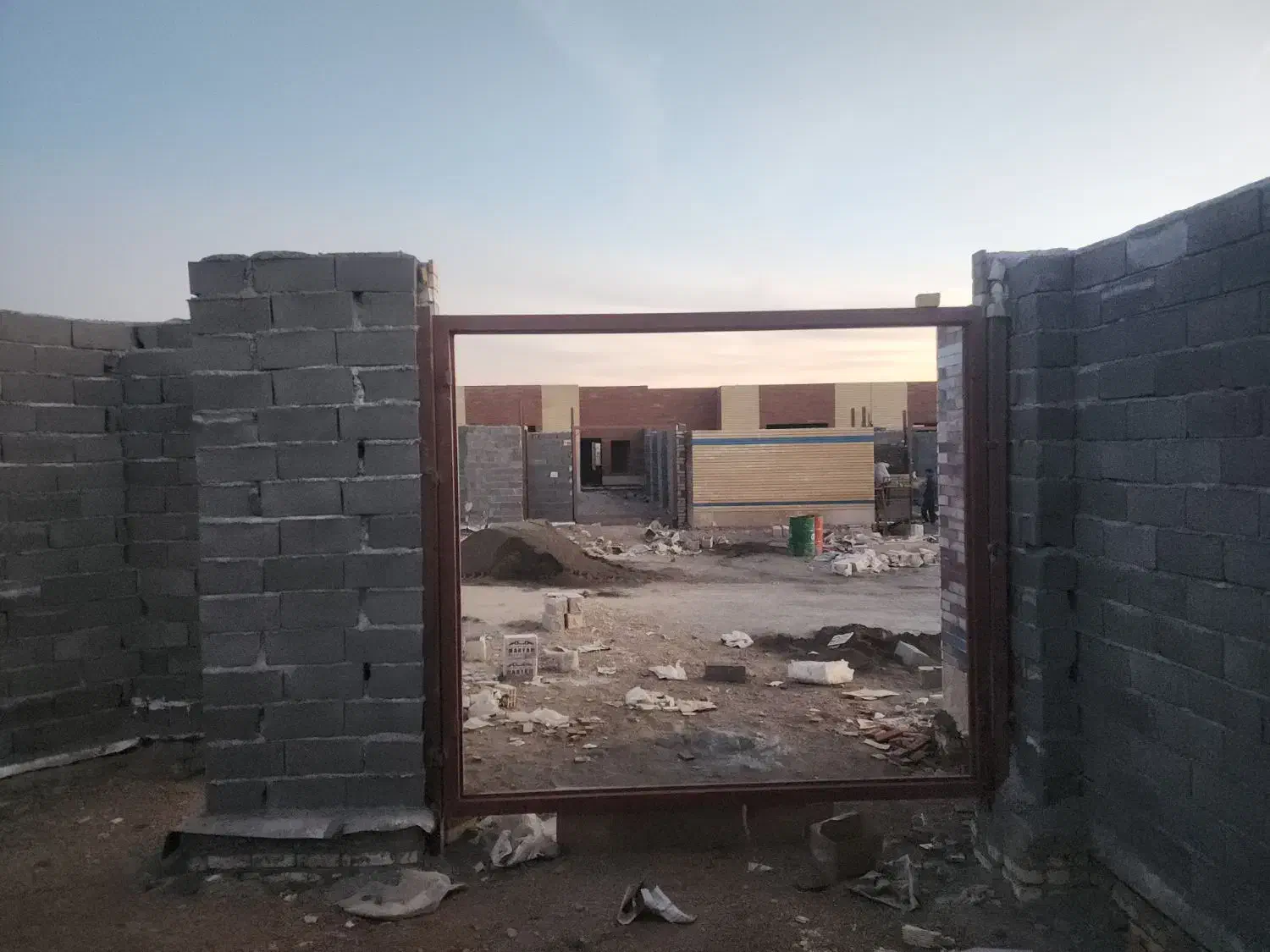 بنا تیغه چین کرسی چینی|استخدام معماری، عمران و ساختمانی|قم, زنبیل آباد|دیوار