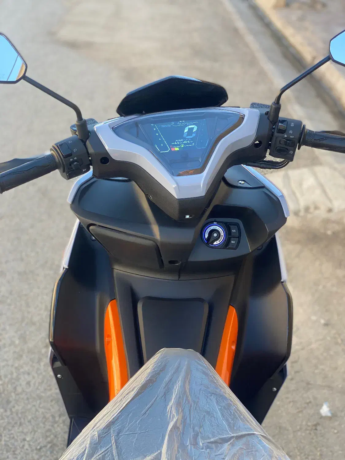 موتور آیروکس تمام اتوماتیک|موتورسیکلت|بوکان, |دیوار