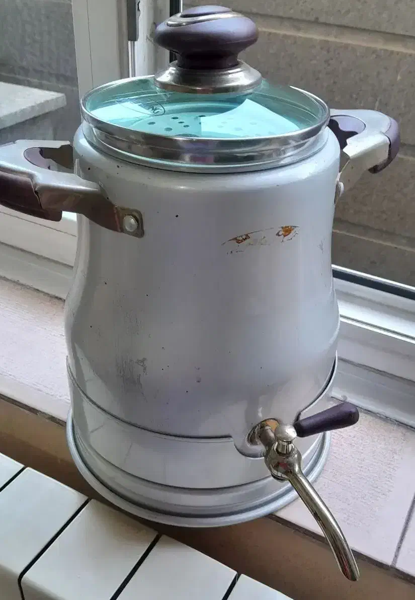 کتری شیر دار .کاملا سالم|قوری، کتری، قهوهساز دستی|دورود, |دیوار