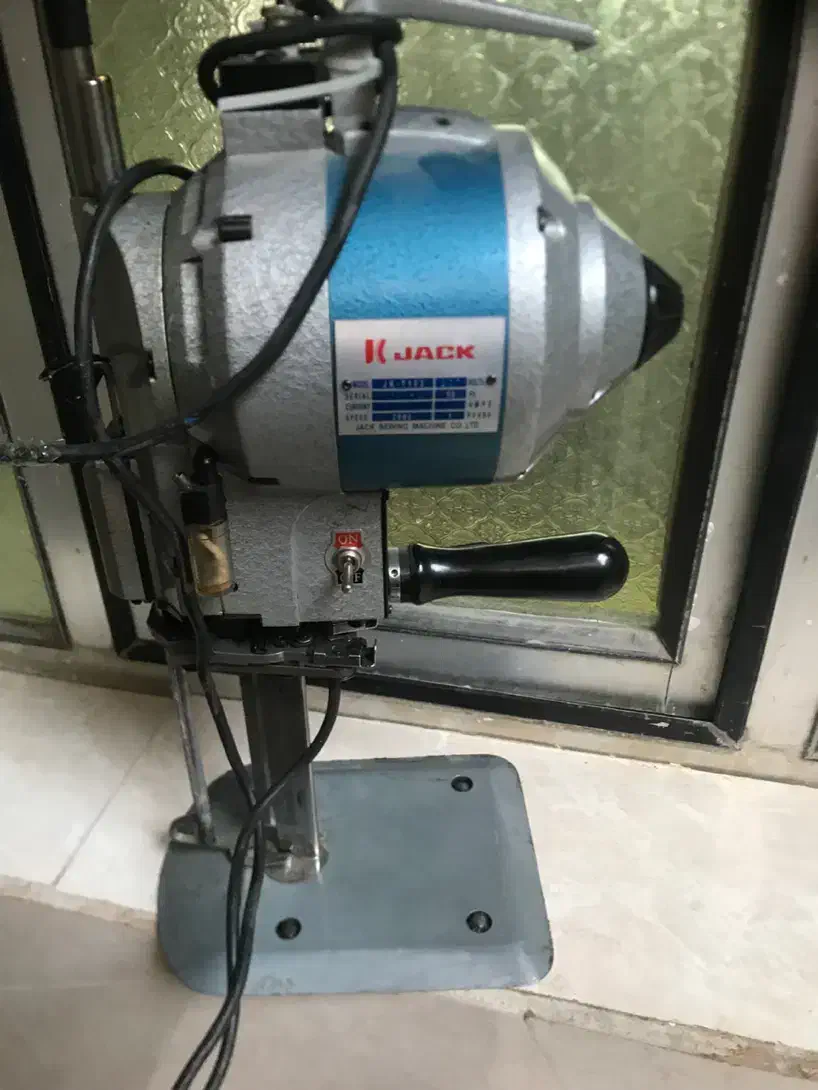 قیچی برقی در حد|سایر لوازم برقی|قم, چهار مردان|دیوار