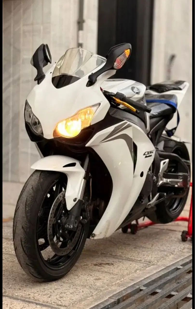 مدل2011 Cbr1000|موتورسیکلت|قم, سالاریه|دیوار