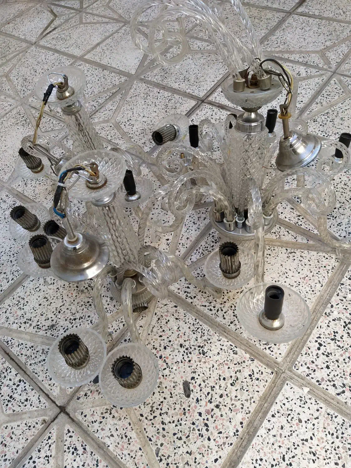 لوستر|لوستر و چراغ آویز|نیشابور, ۲۲ بهمن|دیوار