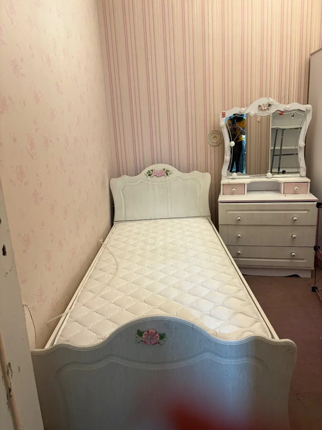 سرویس نوجوان برند اپادانا|تخت و سرویس خواب|ری, اقدسیه|دیوار