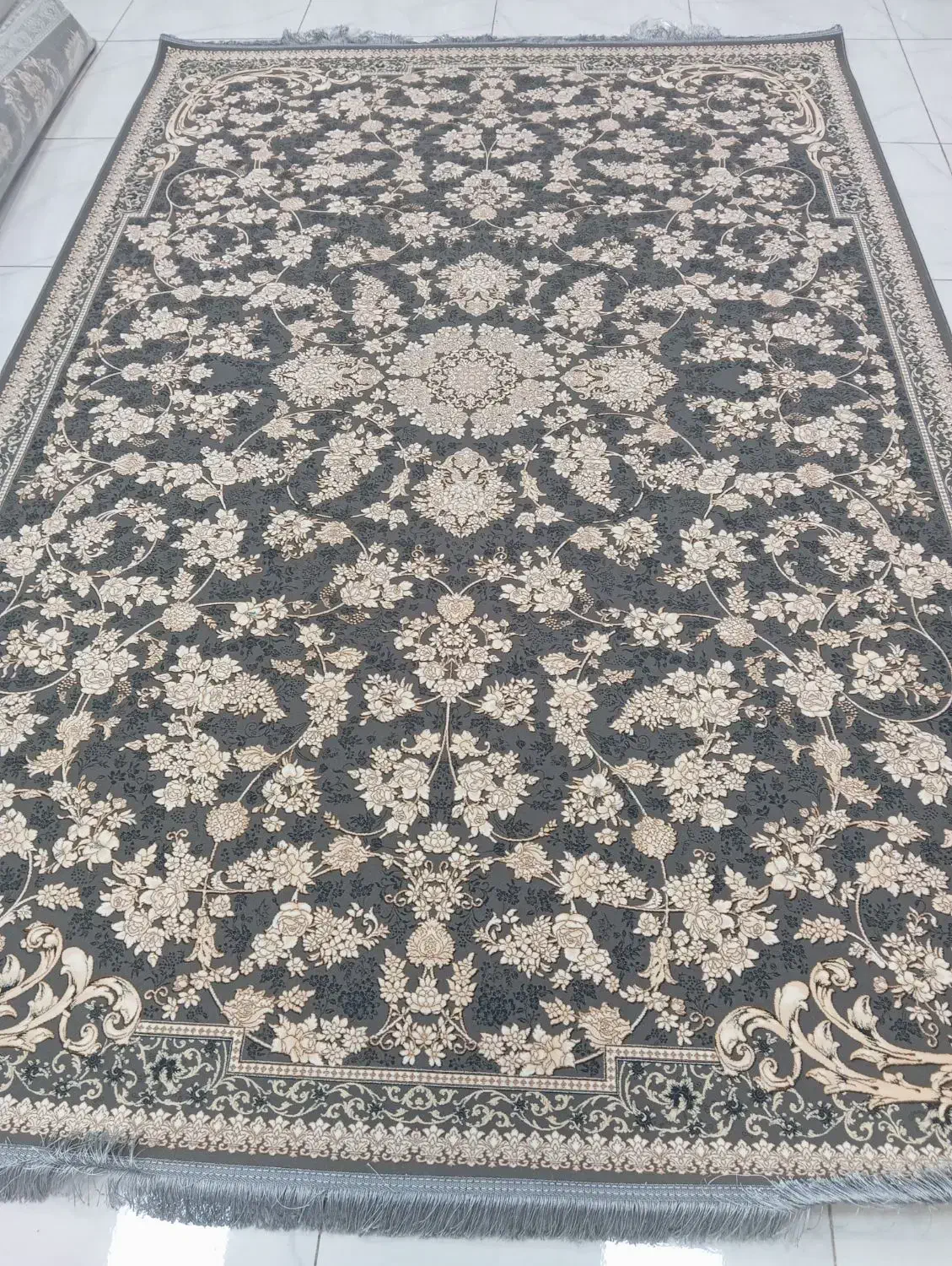 فرش ۶ متری به تعداد زیاد در طرح‌های مختلف ۱۲۰۰شانه|فرش|کرمانشاه, |دیوار