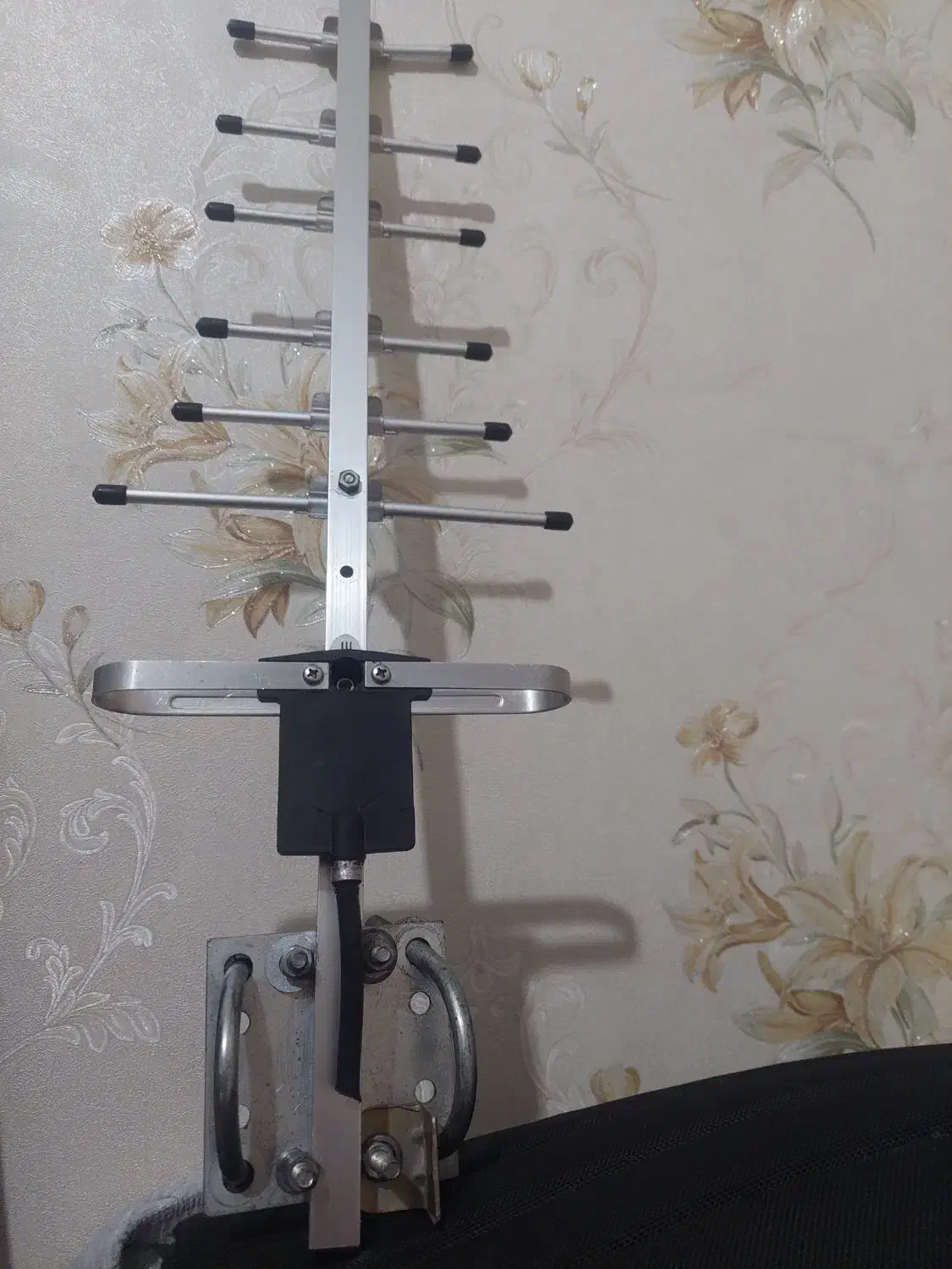 انتن هوای شاخه ای|صوتی و تصویری|صدرا-فارس, فاز ۱|دیوار