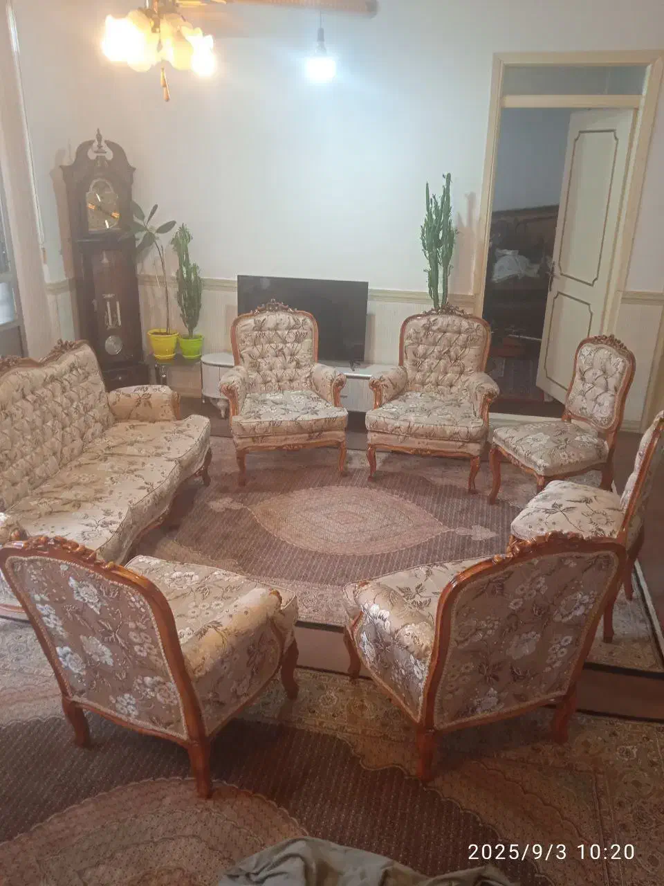 مبل راحتی|مبلمان خانگی و میز عسلی|خوی, |دیوار