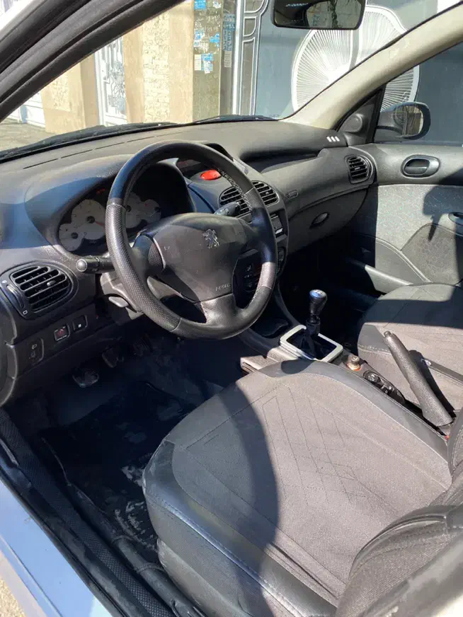 206 SD V8 سفید|خودرو سواری و وانت|تهران, سنگلج (شاپور)|دیوار