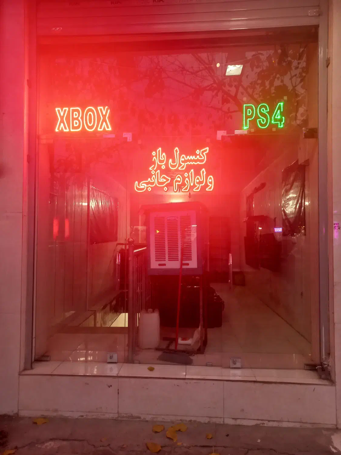 بر خیابان شاهد|اجارهٔ مغازه و غرفه|اصفهان, شاهد|دیوار