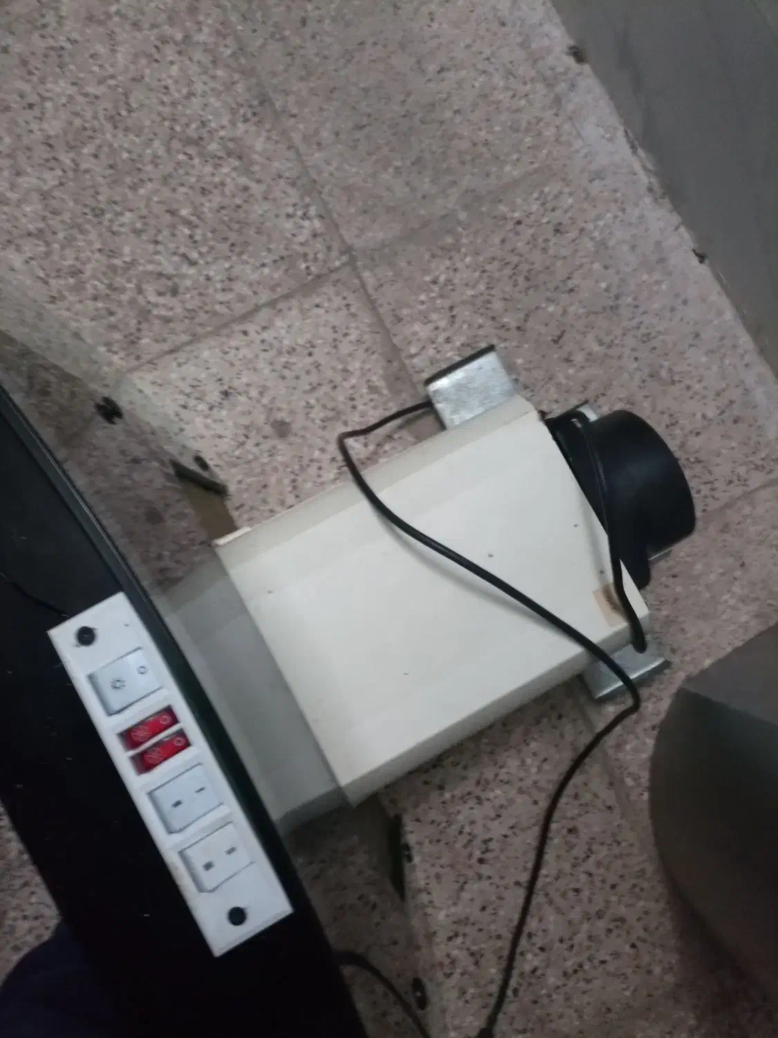 هود اخوان|هود|رشت, سیا اسطلخ|دیوار