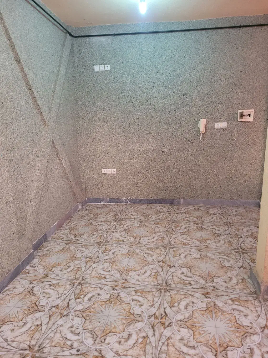 واحدتجاری 17متری|اجارهٔ دفتر کار، اتاق اداری، مطب|رشت, ساغری سازان|دیوار