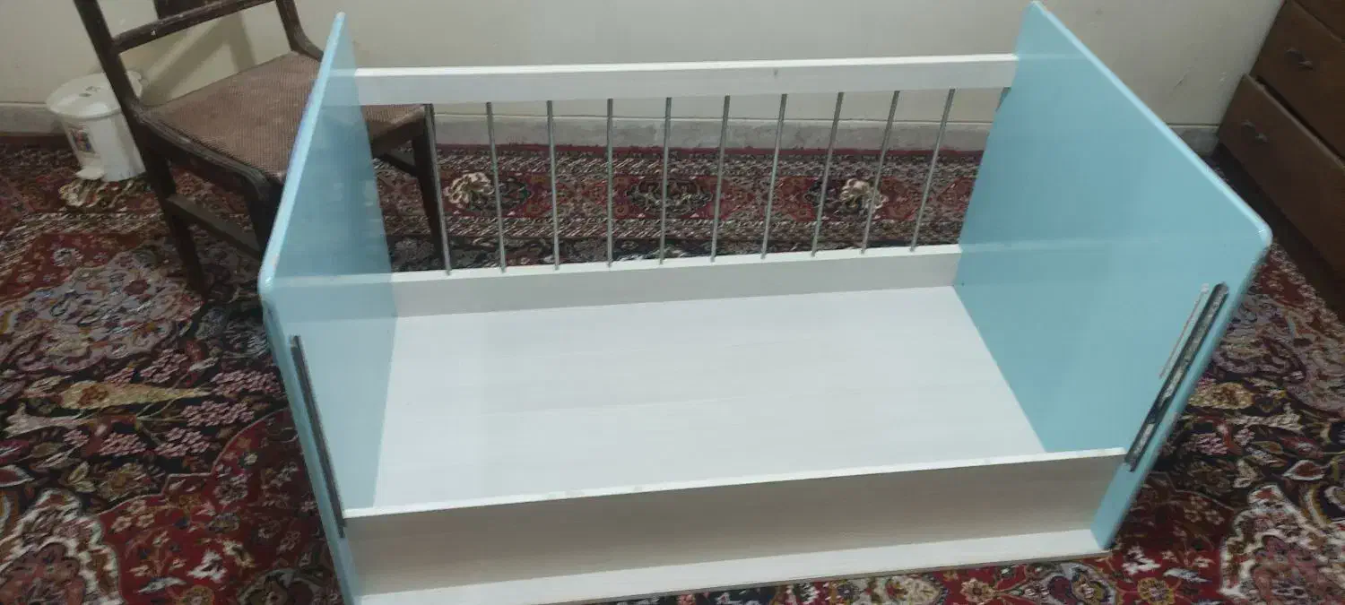 تخت نوزاد|تخت و صندلی بچه|بندرعباس, |دیوار