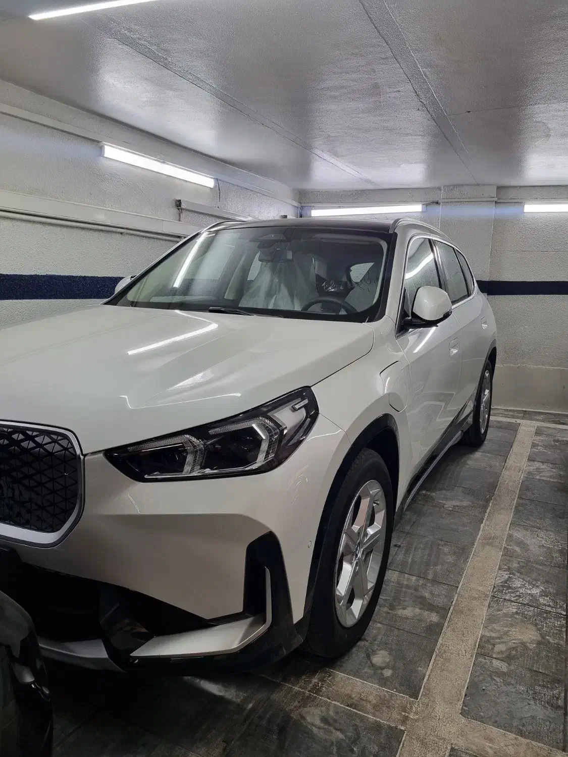 بی ام و ix1 سفید ایکس دیزاین|خودرو سواری و وانت|تهران, ده‌ونک|دیوار