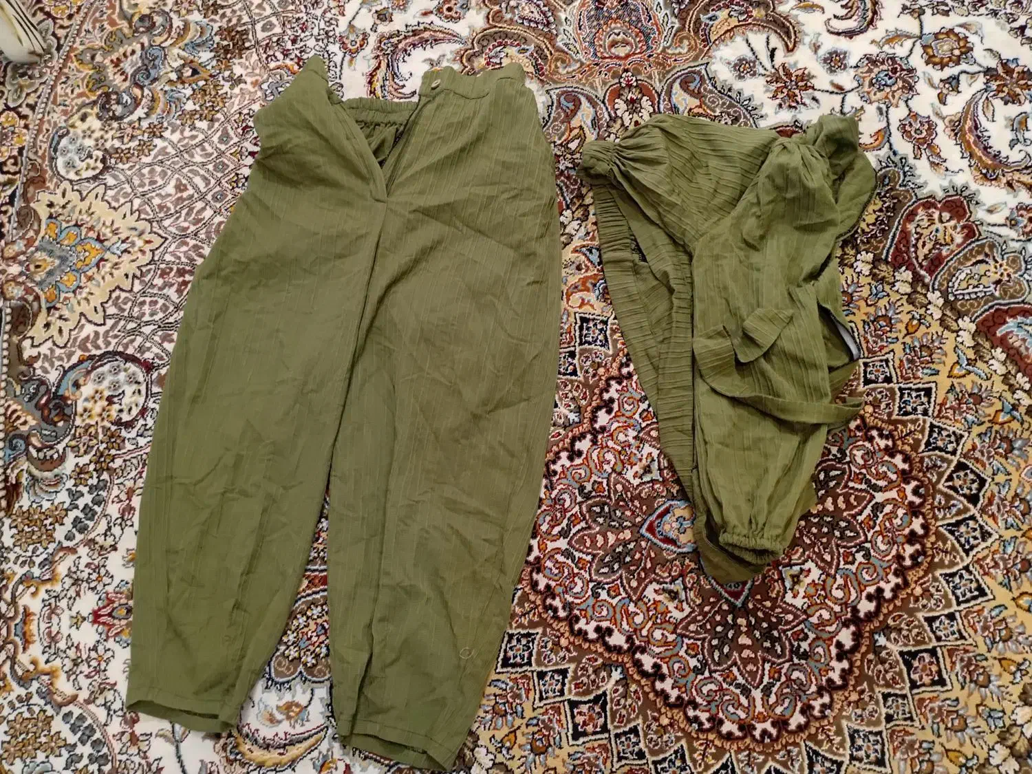 مقداری لباس در حد اک|لباس|شاهینشهر, خانه کارگر|دیوار