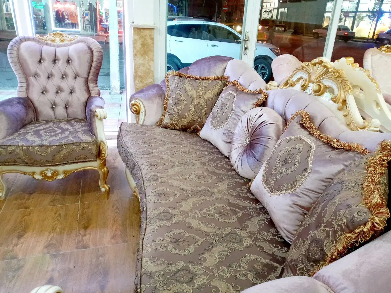 مبل کلاسیک|مبلمان خانگی و میز عسلی|شاهین دژ, |دیوار