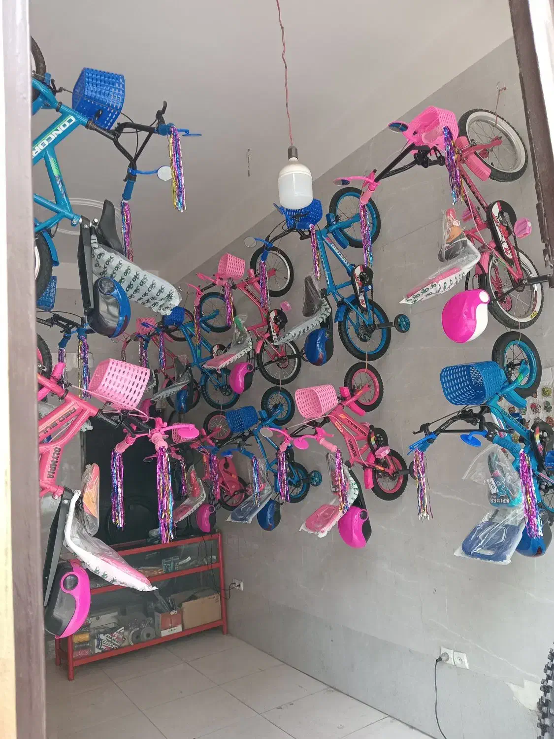 دوچرخه ۱۲و۱۶  پسرانه دخترانه  درحد آکبند کارخانه|دوچرخه، اسکیت، اسکوتر|تهران, شهرک شریفی|دیوار