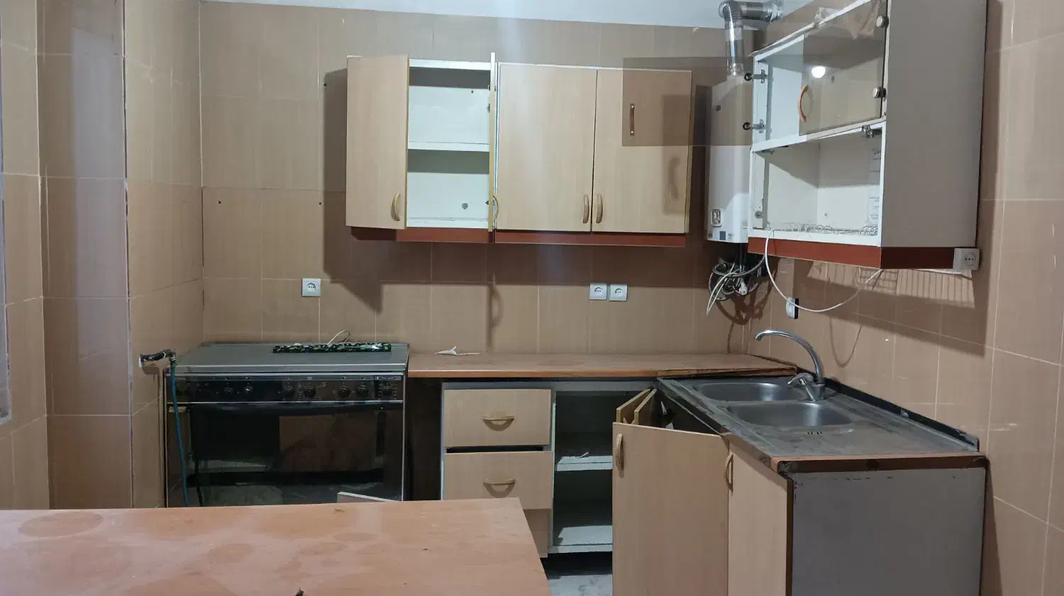 کابینت ام دی اف دست دوم به همراه سینک|مصالح و تجهیزات ساختمان|اندیشه, اندیشه فاز ۴|دیوار