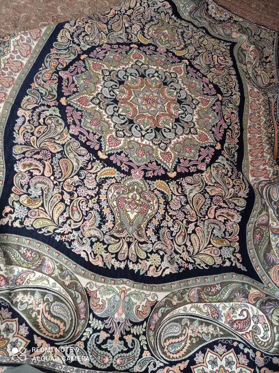 روفرشی نو نو|روفرشی|قم, چهل درخت‎|دیوار