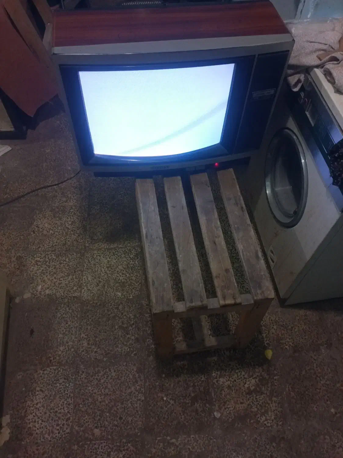 تلوزیون رنگی قدیمی سونی|تلویزیون و پروژکتور|بجنورد, |دیوار